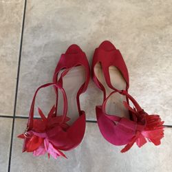 Red Platform Pumps With Flower 