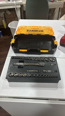 Dewalt Ratchet Set$ 45 New