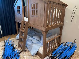 Pottery Barn KidsTree house twin over twin