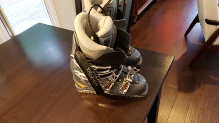 Salomon ski boots size 26