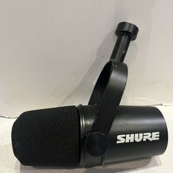 SHURE MV7X podcasting, Recording, Live Streaming microphone XLR Pro Quality dynamic Mic  