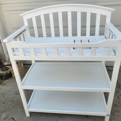 Graco changing table 