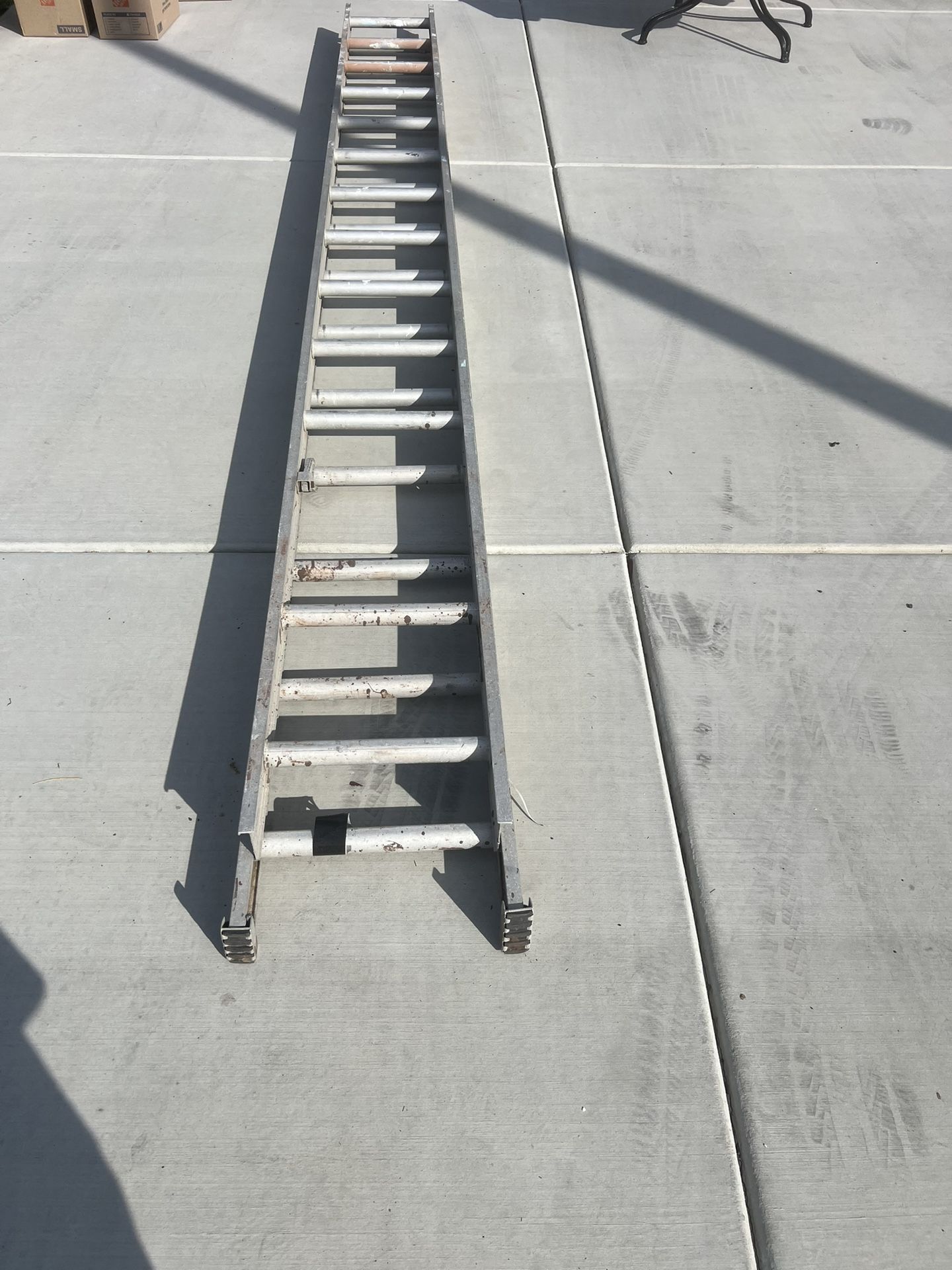 25 Ft Extendable Ladder