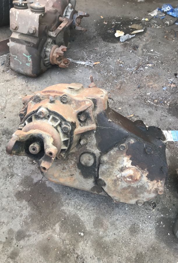 Divorce Transfer case Np200 International scout travelall for Sale in