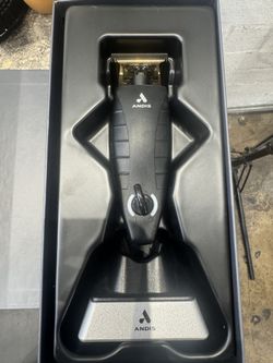 ANDIS TRIMMER