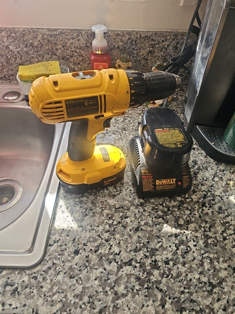 18v Dewalt Drill And Charger 