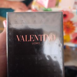 Marc jacobs Dior savage Burberry Valentino 