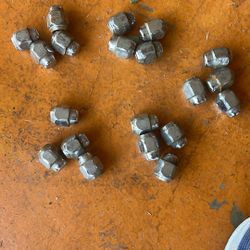 Lugs Nuts