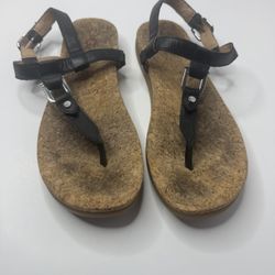 UGG'Aleigh'Black Leather T-Strap Sandals Size 7.5
