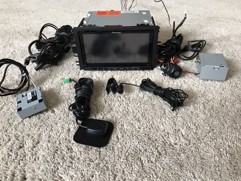 Pioneer. AVICZ130BT CAR receiver with gps for Sale in Plainfield, IL