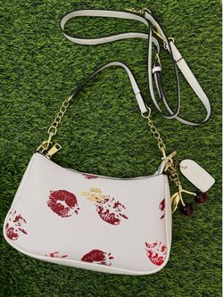 Coach White / Red 💋 Print Shoulder Bag