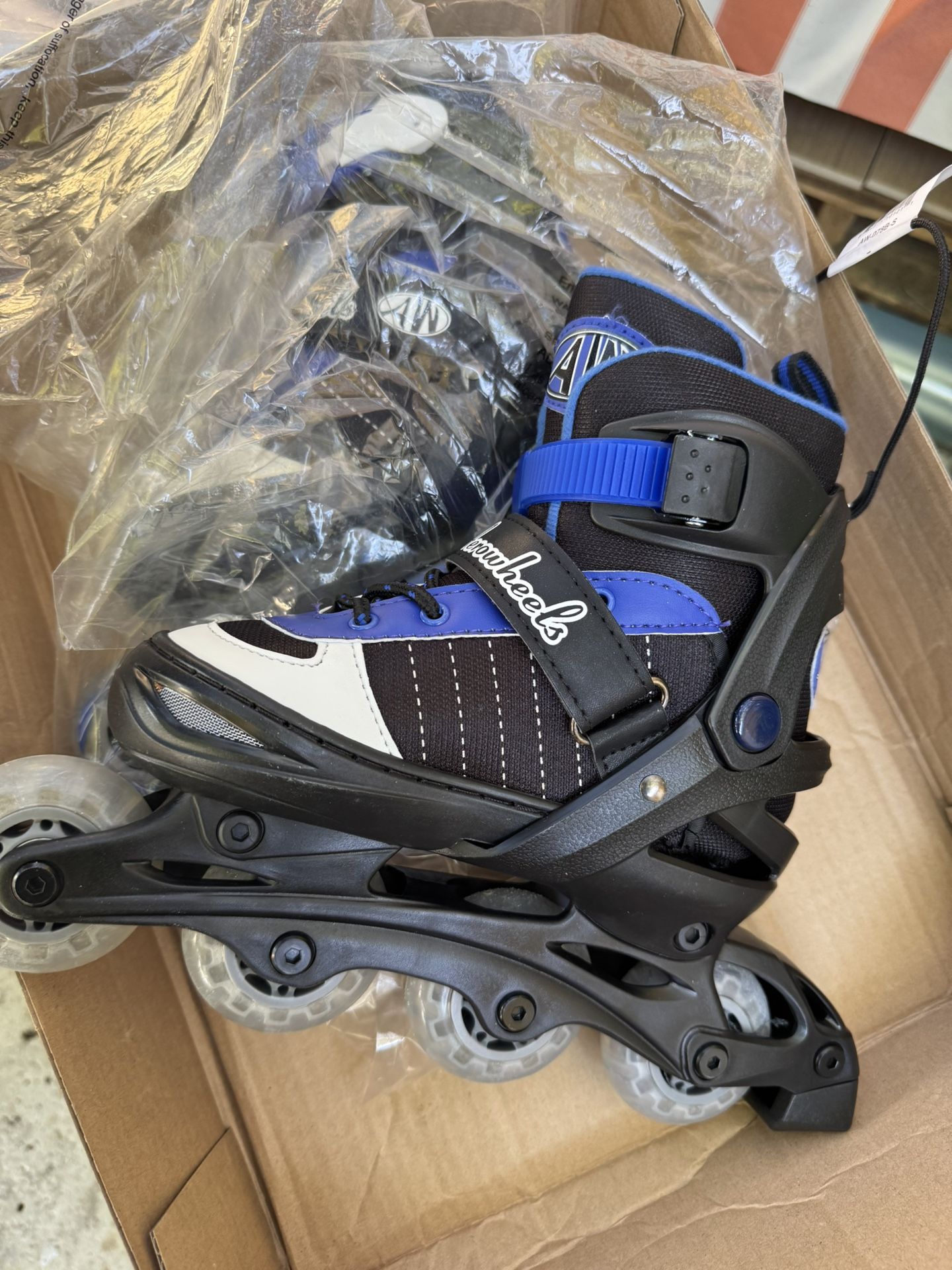 Kids Roller New In The Box Size 1-4