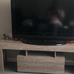 40 INCH FLATSCREEN AND TV STAND FOR SELL