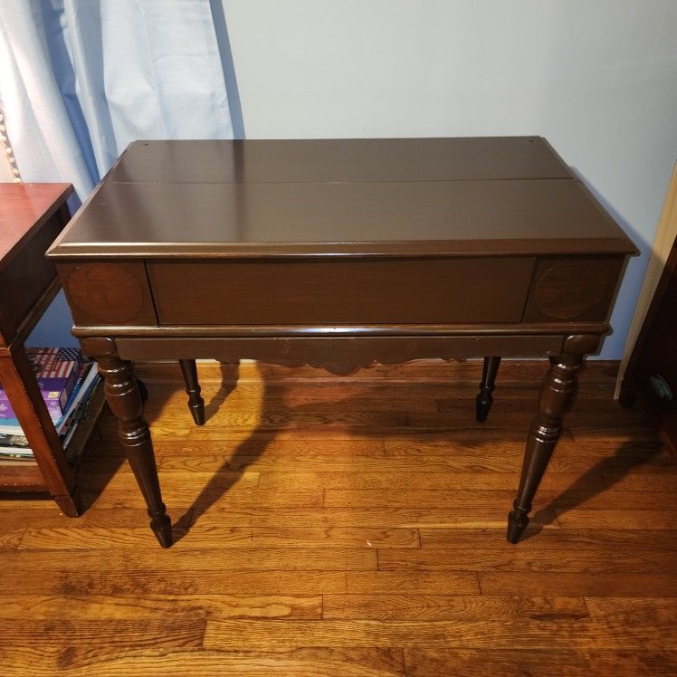 Hekman Furniture 1930's Antique Writing Desk