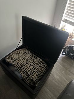 18x24 leather storage ottoman 20.00