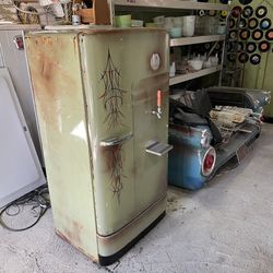 Vintage refrigerator kegerator man cave 