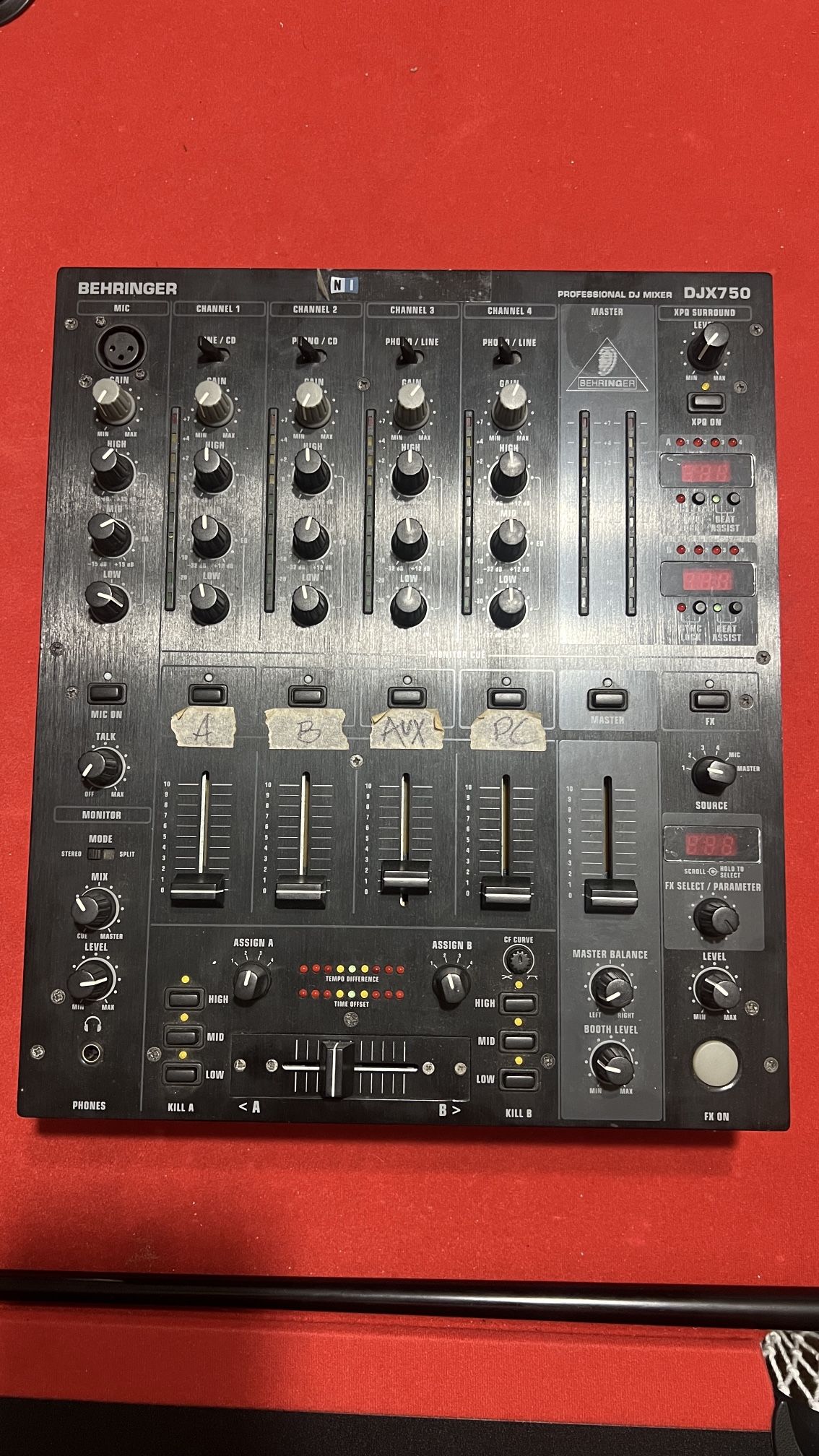 BEHRINGER DJX750