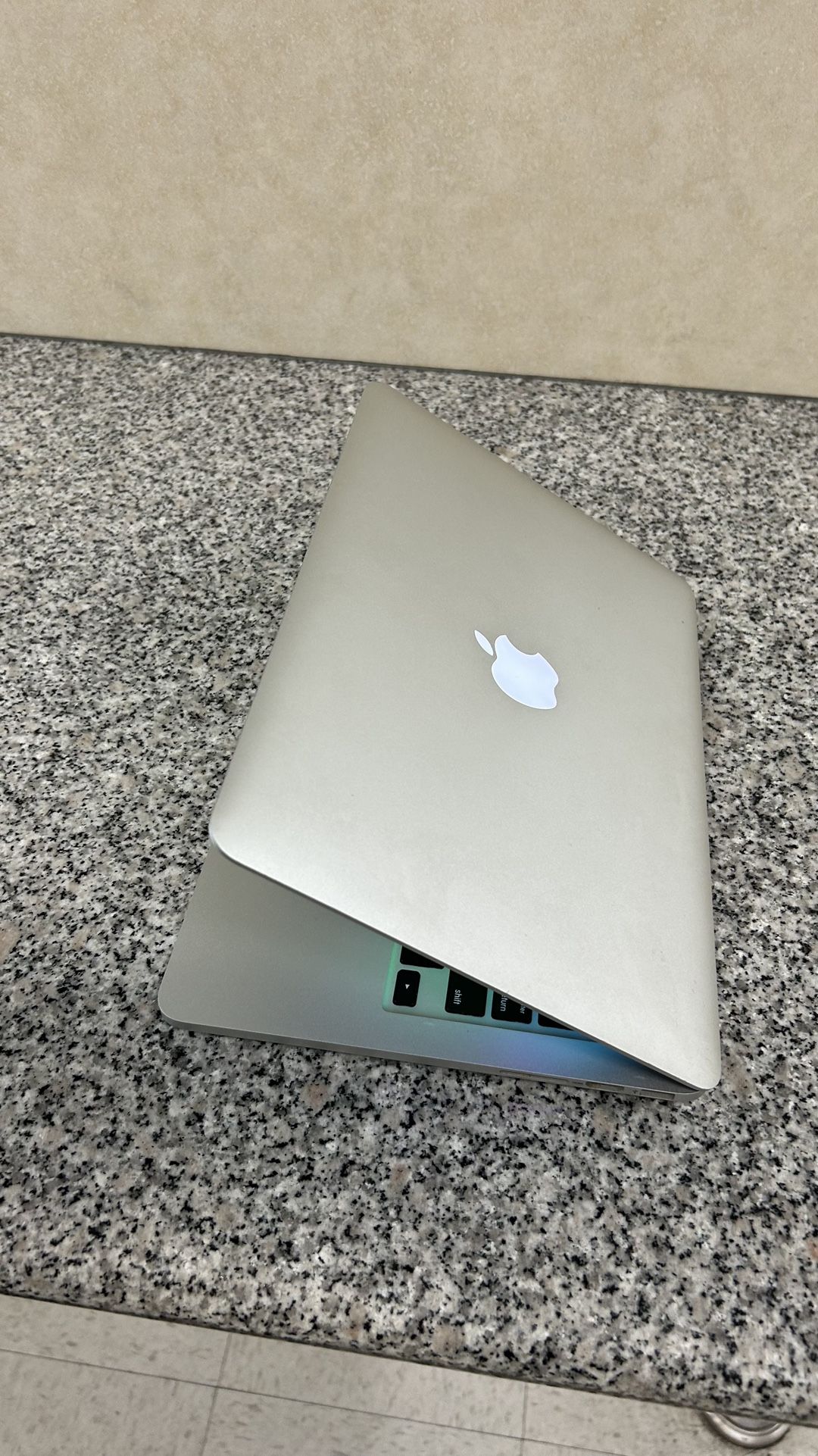 Apple MacBook Pro 13” With Retina Display Core I5 Processor 8GB