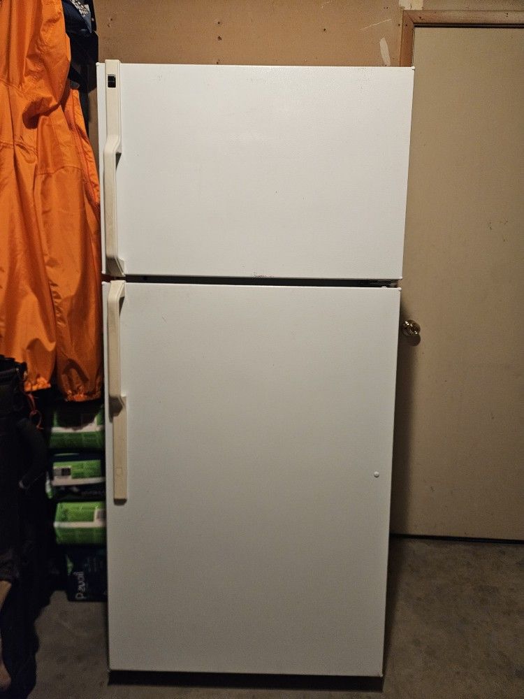Refrigerator For Sale