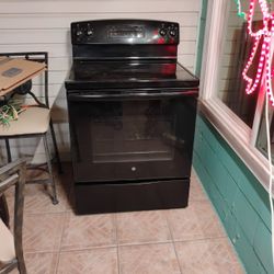 GE StoveWith Glass Top