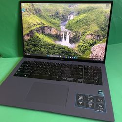 LG Gram 17” (2022) i7 12th Generation 16GB 512GB super light powerful laptop (Evo certified)