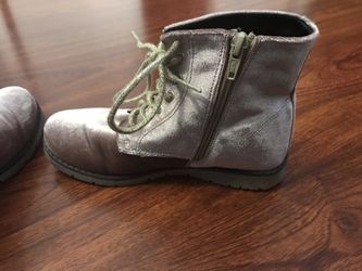 Suede boots size 3