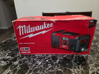 Milwaukee m18 jobsite radio