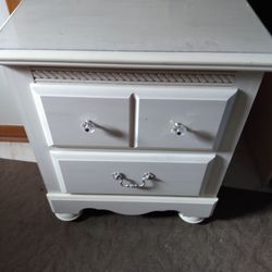 Like New Nightstand