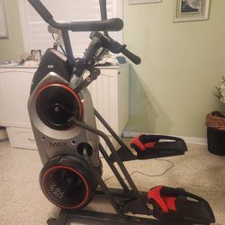 BOWFLEX MAX TRAINER  M5