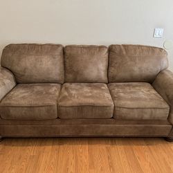 Sofa (Ashley)