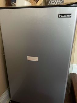 Magic Chef 3.2 cu.ft mini refrigerator