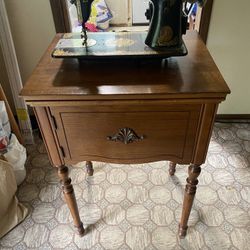 Vintage 1912 Singer Sewing Machine With Bobbin - Must Move ASAP