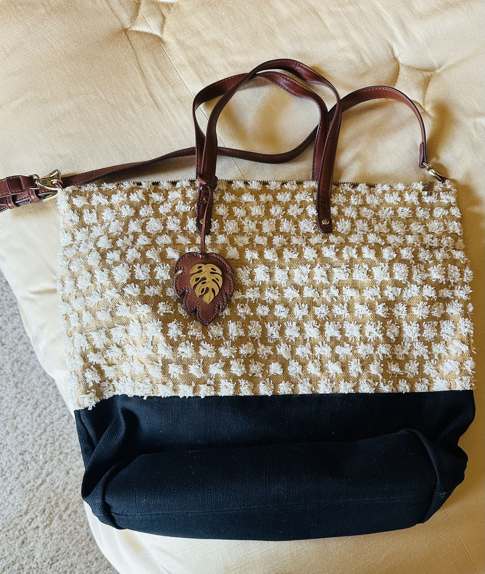 Medium-sized Tommy Bahama Beach/pool bag