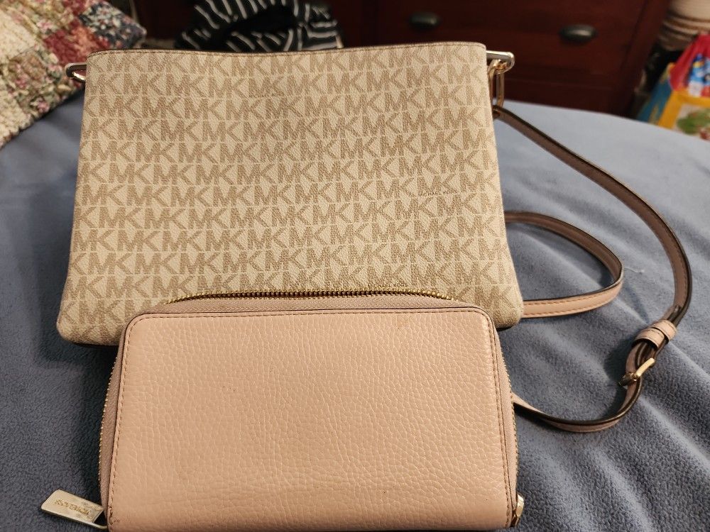 Michael kors off white purse hotsell
