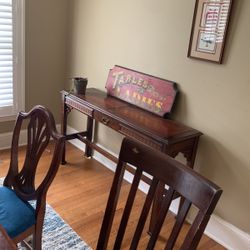 Classy Wooden End Table Dining Set 