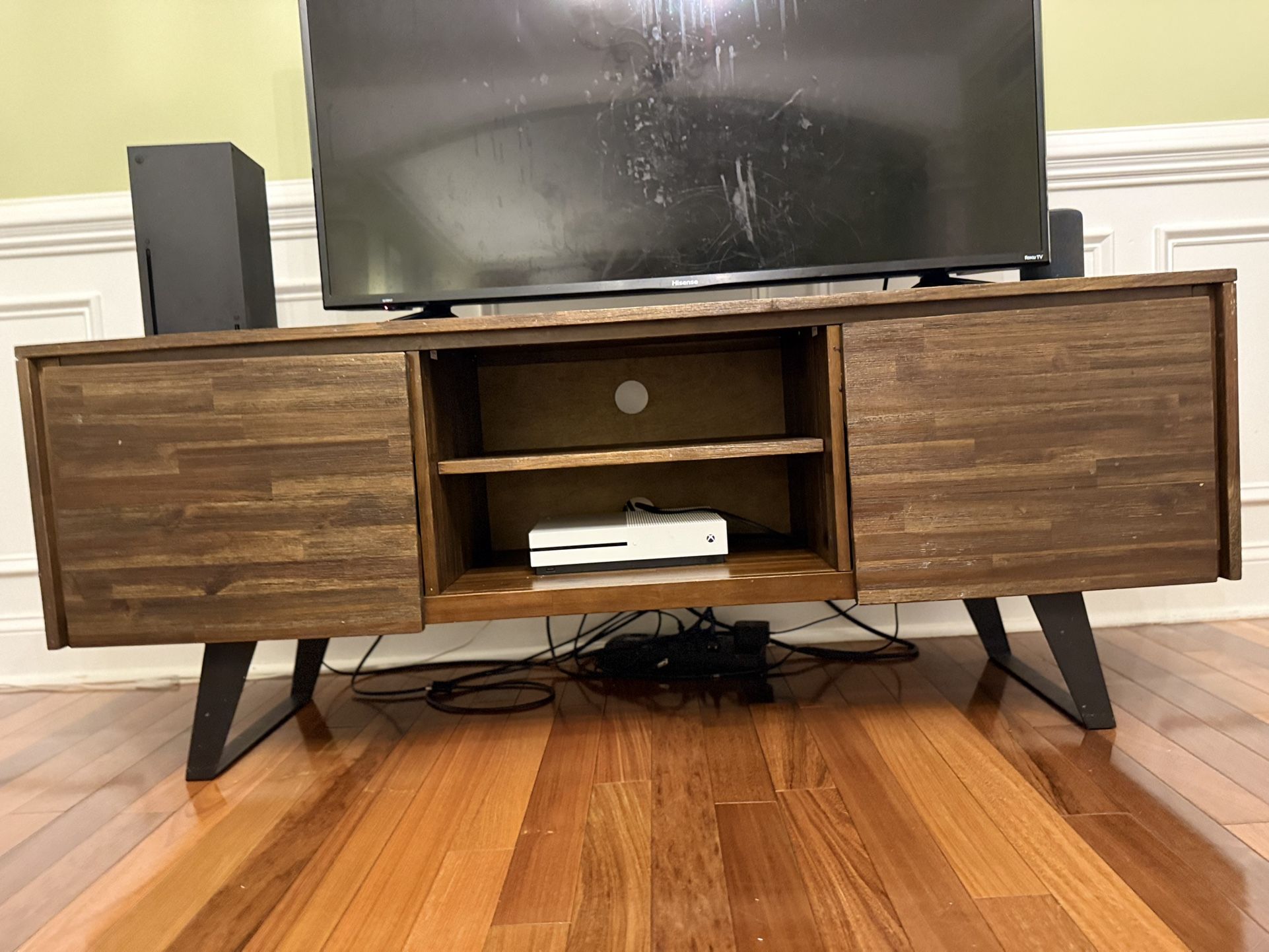 Wooden 4-piece furniture set (a coffee table, a TV stand, and two side tables)