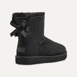 UGGS Women's Mini Bailey Bow II