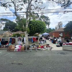 Yard Sale In Santa Ana