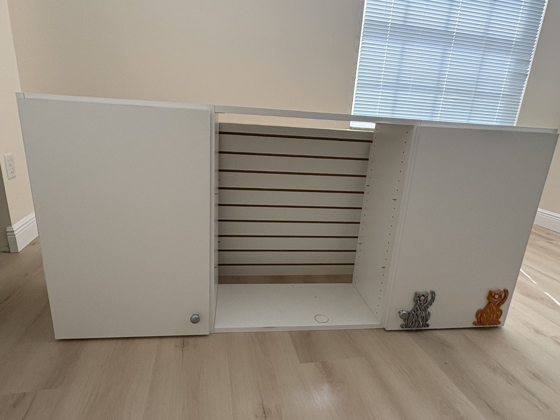 2 Door Wall Cabinet With Shelves In Center