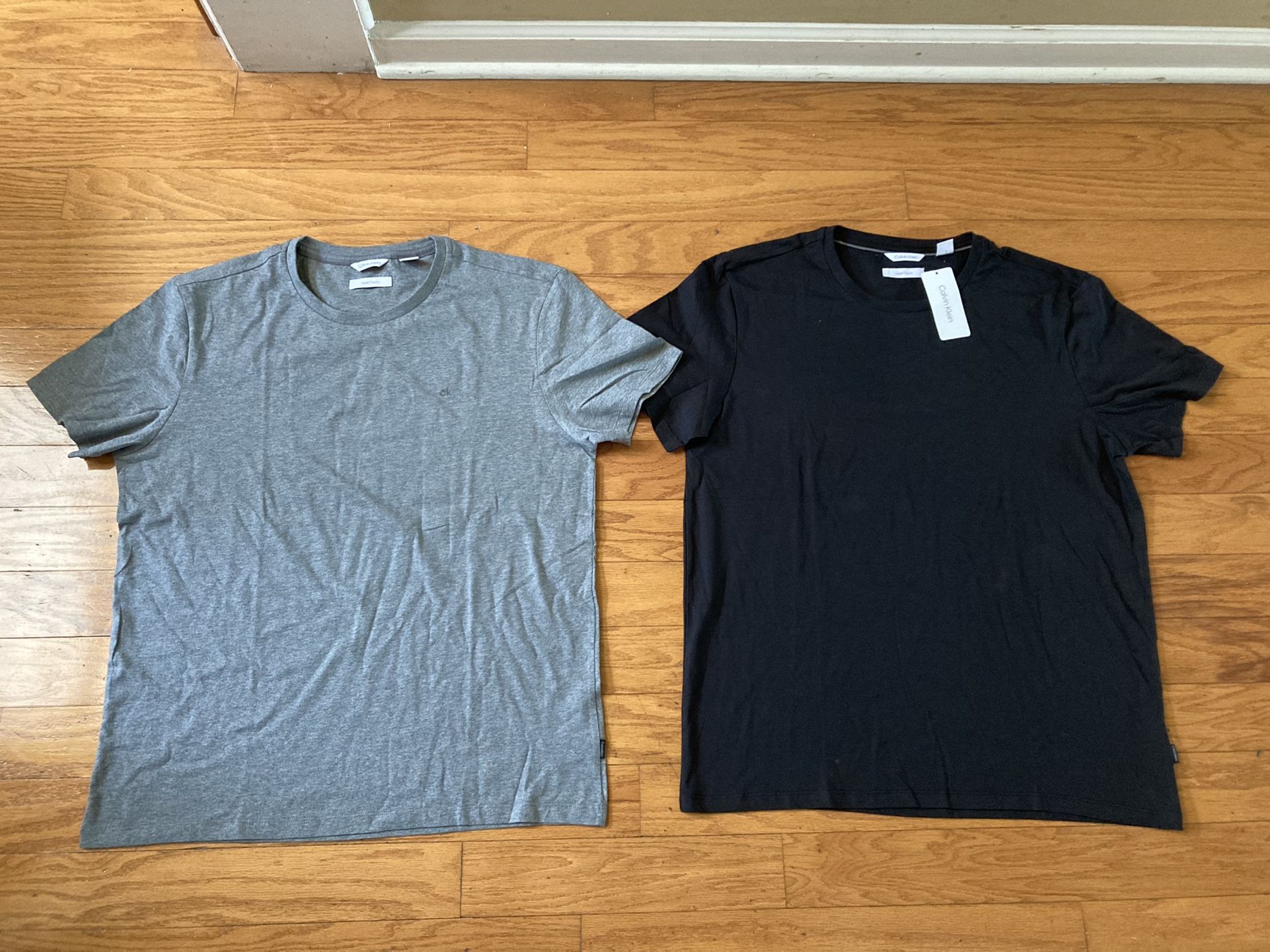 NWT CK Men’s Liquid Touch Supremely Soft Cotton Tshirt 2 pack size L