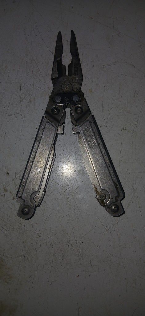 SOG multi Tool 