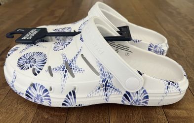 NWT Rugged Shark Sz 7