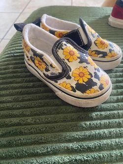 Sunflower vans 4.5