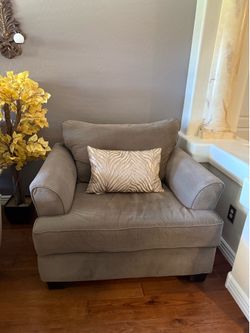 Living spaces oversized gray chair