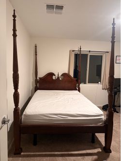 4 Poster Queen Wood Carved Bed Frame
