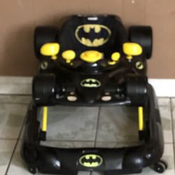 LIKE NEW BATMAN BABY ACTIVITY WALKER MUSIC AND LIGHTS WORKS 