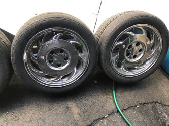 Rines corvvete 17 Vendo los rines las llantas las regalo $150 los 4