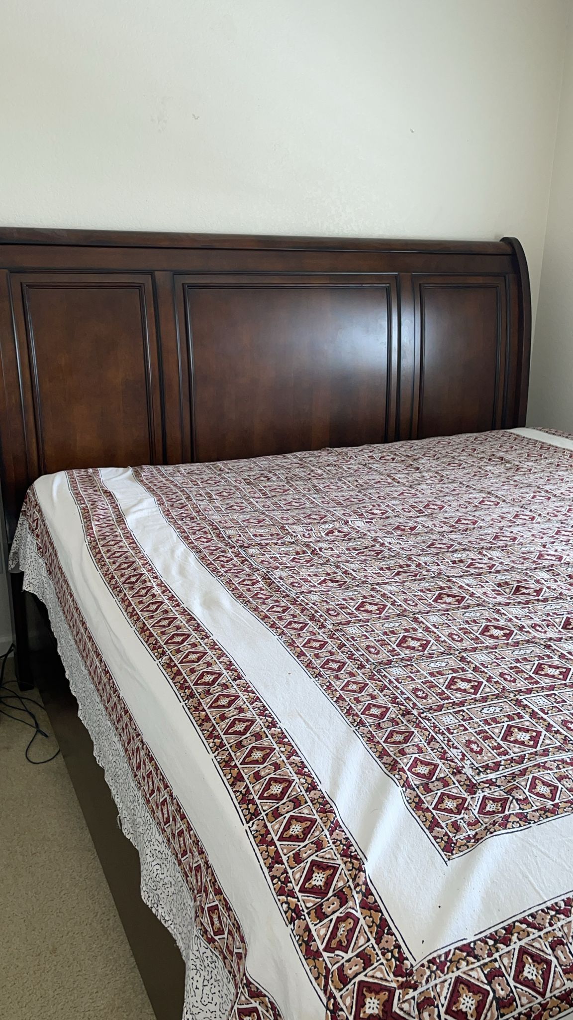 King Size Bed Frame – Solid Wood (Free Mattress Included)