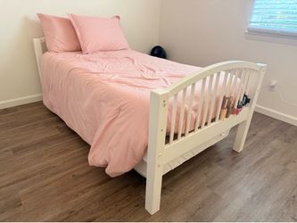 Twin bed with trundle