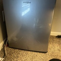 Whirlpool Mini Fridge 